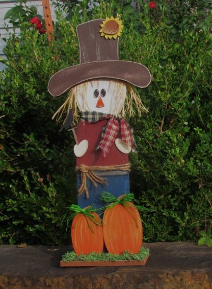 Standing Scarecrow Wooden Cutout Kit